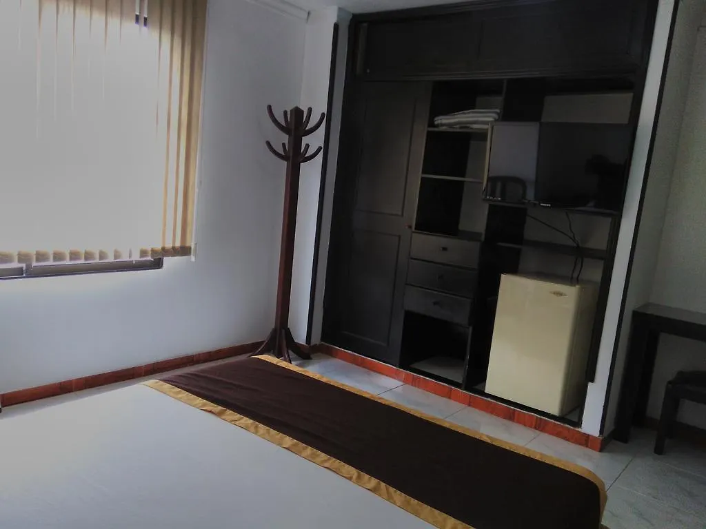 *** Aparthotel Ribera Del Rio Av 2Da Norte Cali Colombia